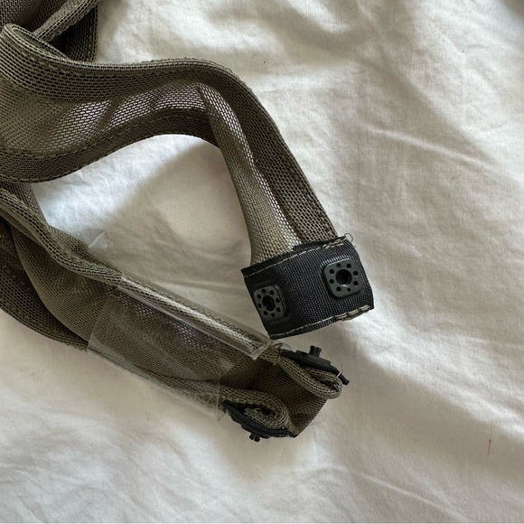 Green long sleeve bodysuit with ruched design - Picture 3 of 6